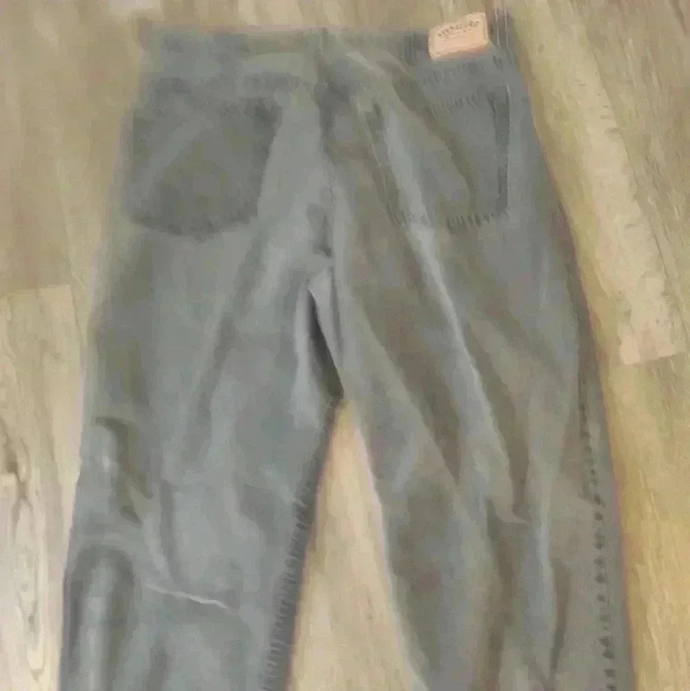 Levi's - Picture 3 of 5